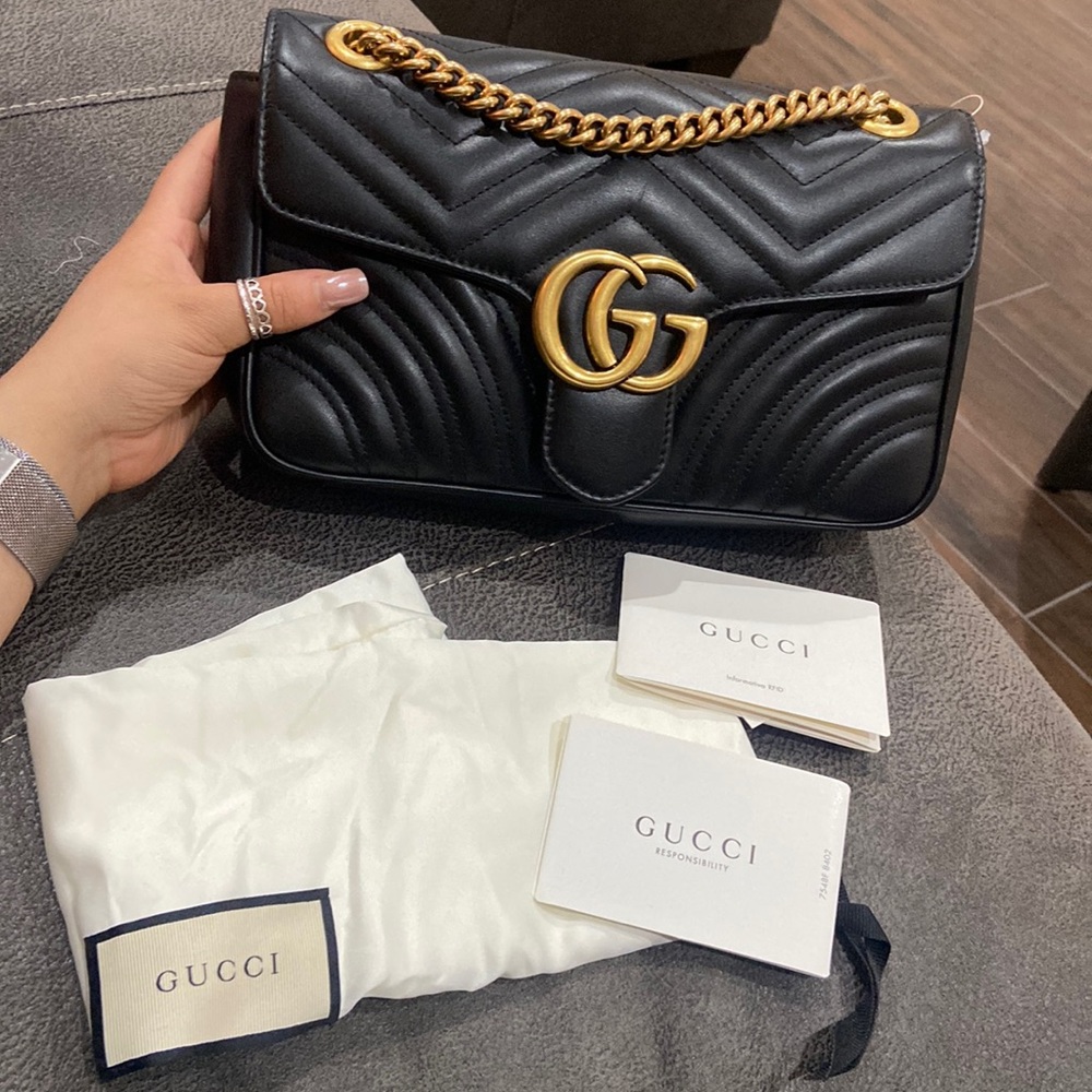 Gucci GG Marmont medium shoulder bag